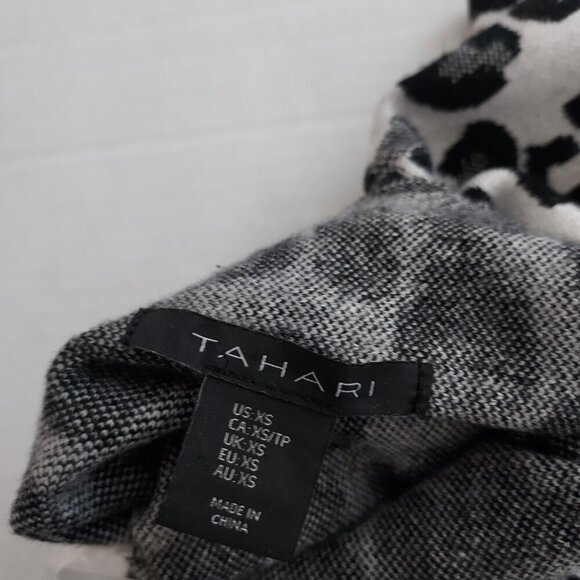Tahari Snow Leopard Print Mock Neck Sweater Size XS - Picture 5 of 5